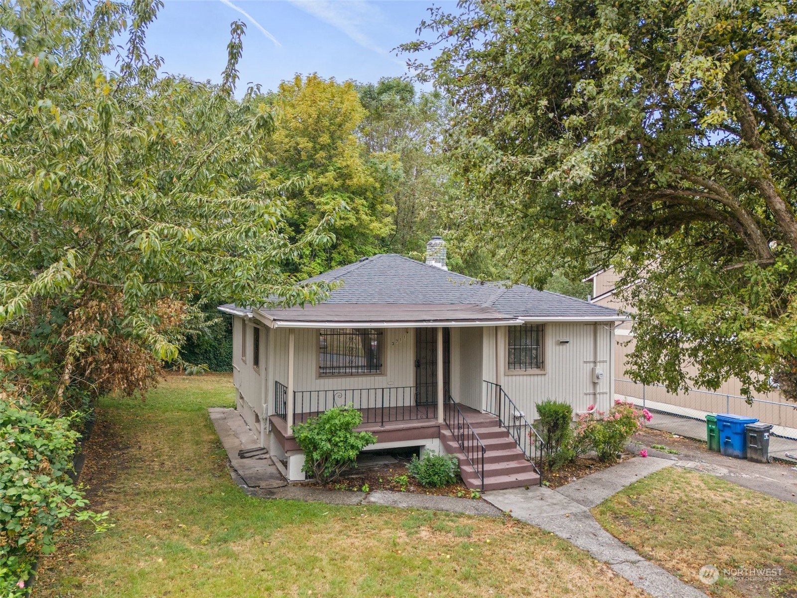 3711 S Holly Street Seattle WA 98118
