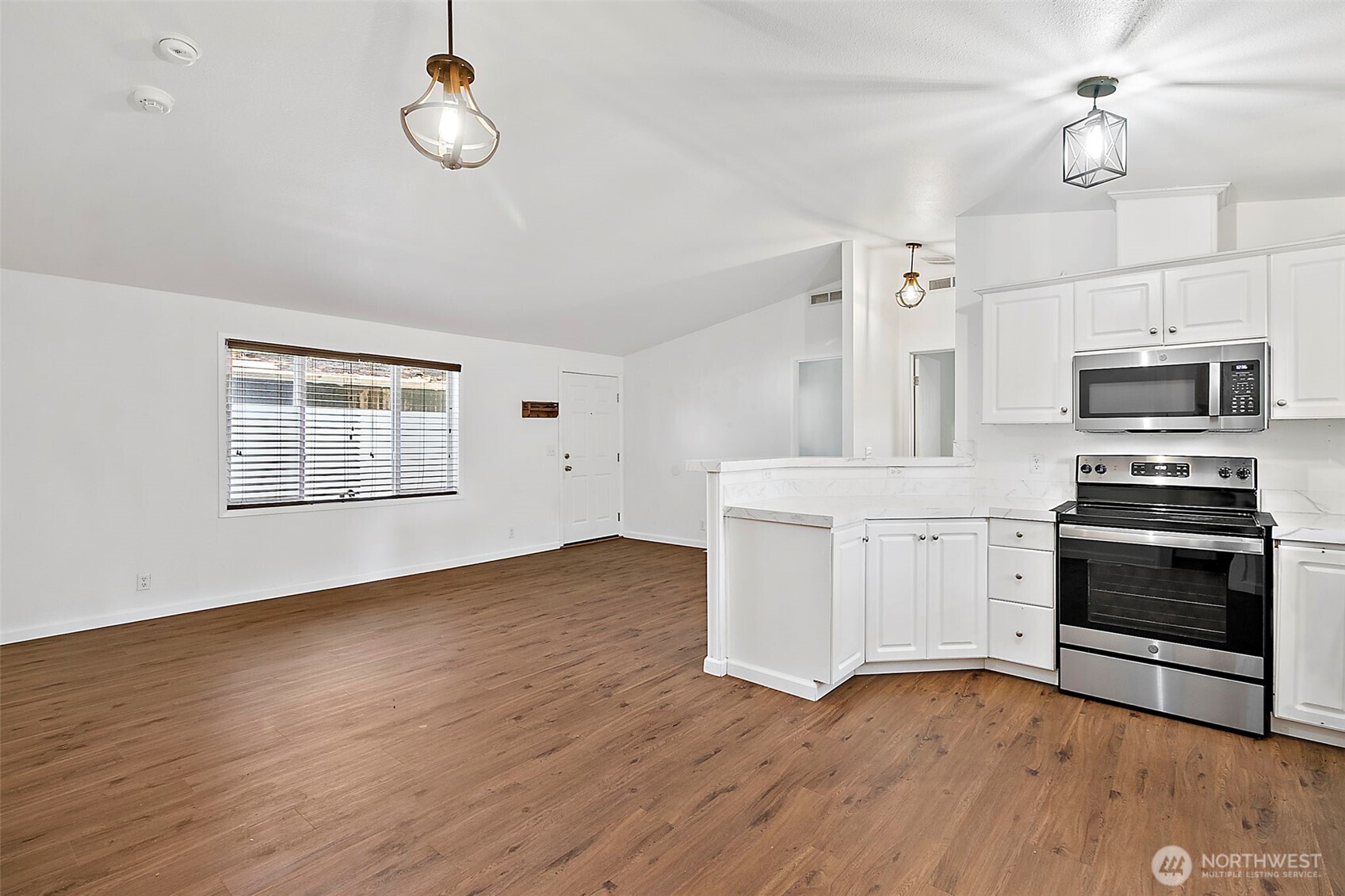1720 Maple Lane Court Kent WA 98030