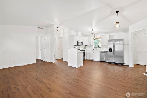 1720 Maple Lane Court Kent WA 98030