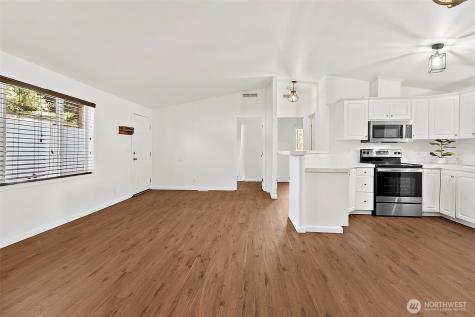 1720 Maple Lane Court Kent WA 98030