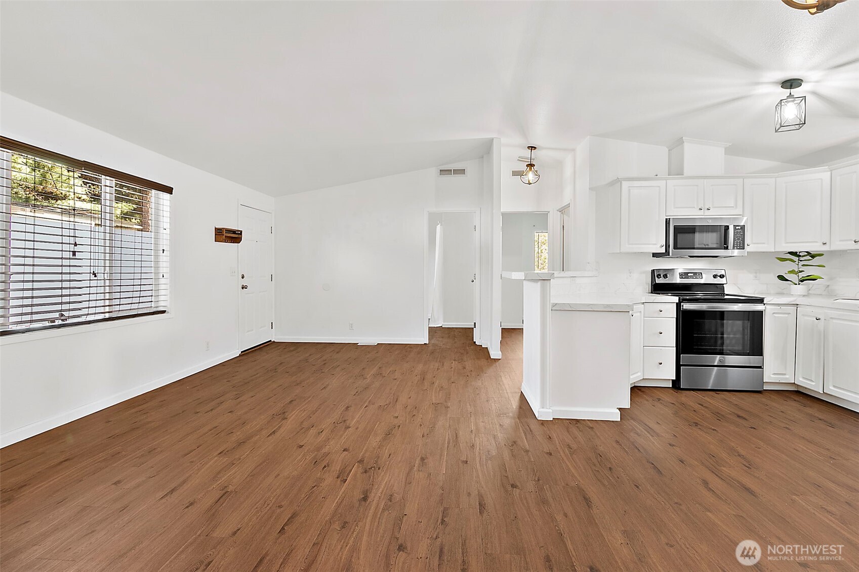 1720 Maple Lane Court Kent WA 98030