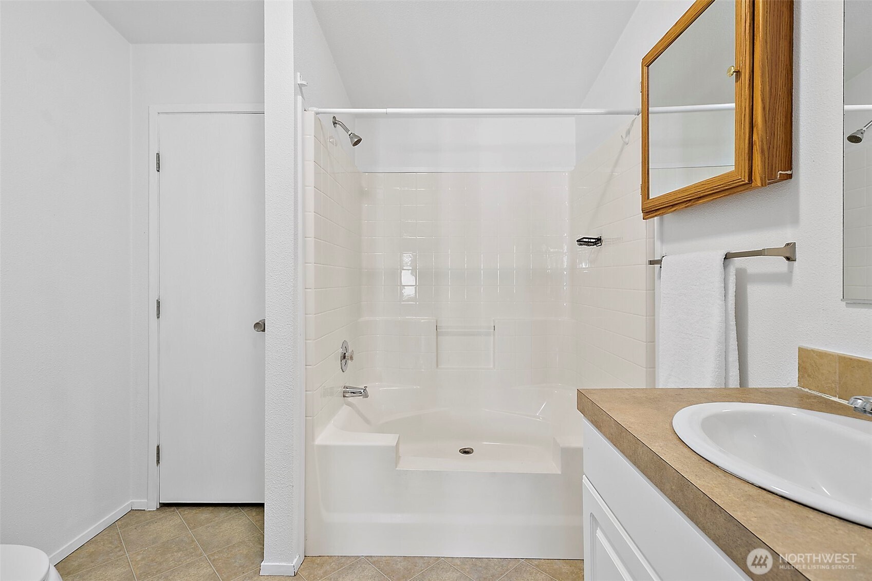 1720 Maple Lane Court Kent WA 98030