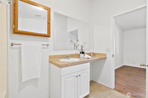 1720 Maple Lane Court Kent WA 98030