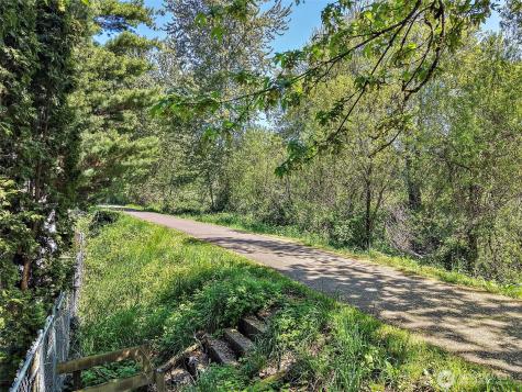 1720 Maple Lane Court Kent WA 98030