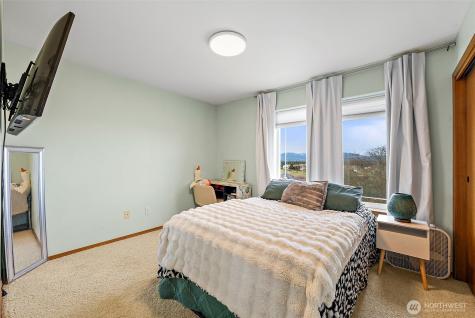 12137 Dream Street SW Olympia WA 98512