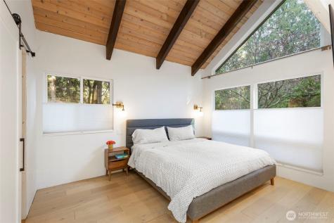 16455 Agate Point Road NE Bainbridge Island WA 98110