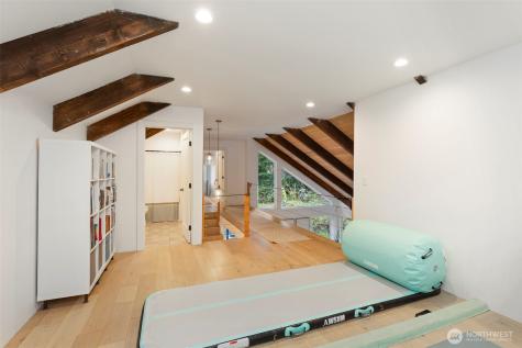 16455 Agate Point Road NE Bainbridge Island WA 98110