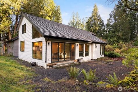 16455 Agate Point Road NE Bainbridge Island WA 98110