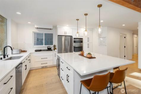 16455 Agate Point Road NE Bainbridge Island WA 98110