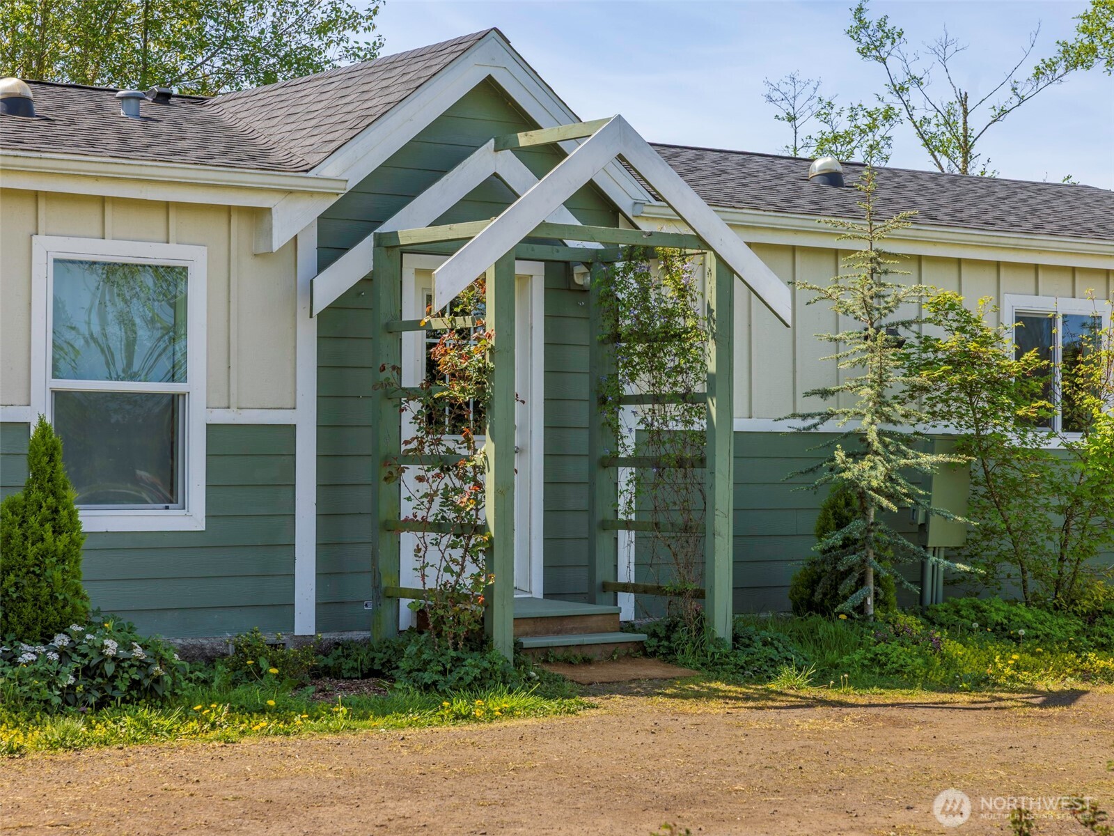 274192 E Highway 101 Sequim WA 98382