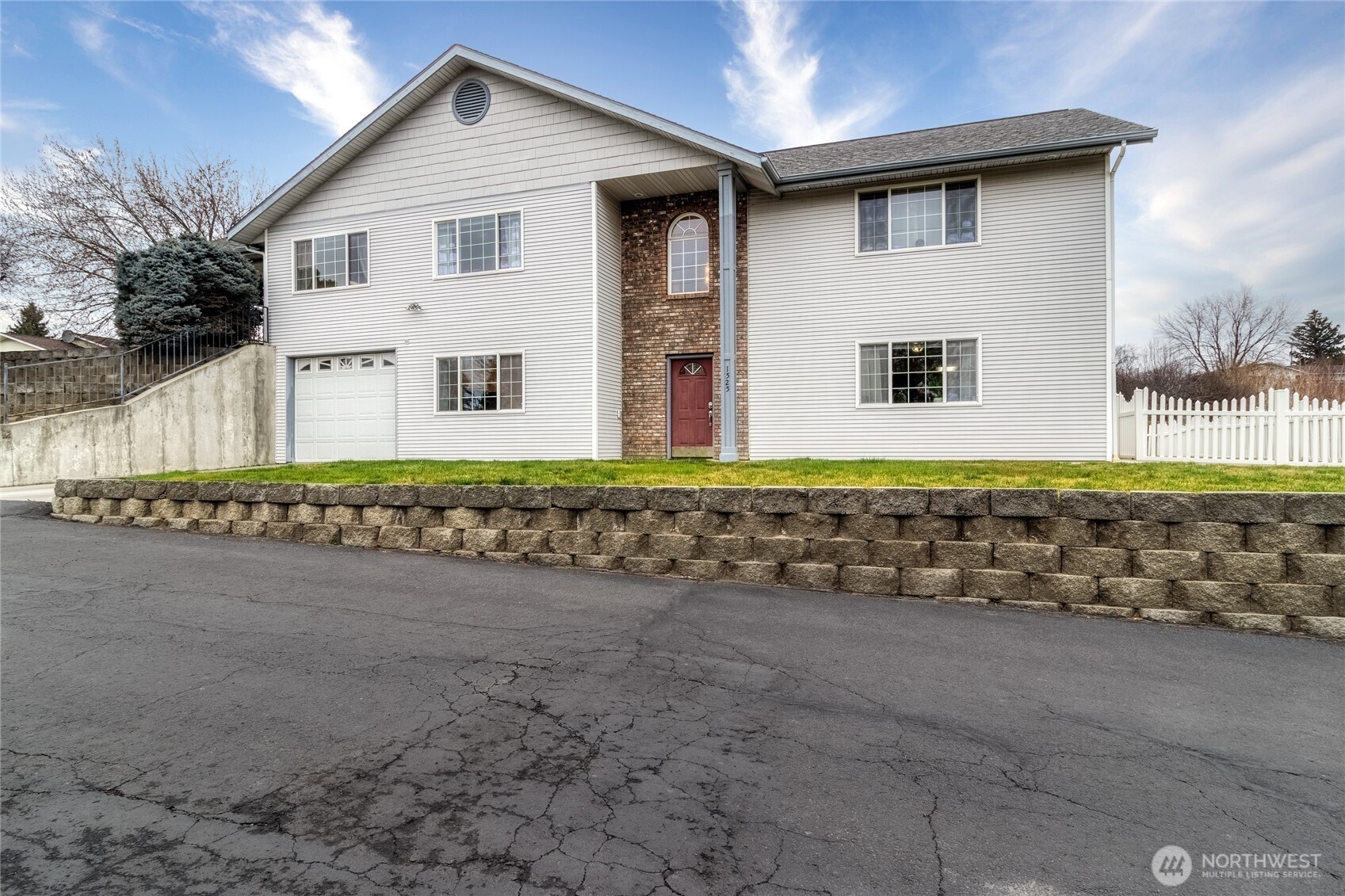 1525 SE Valley View Terrace College Place WA 99324