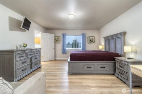 1525 SE Valley View Terrace College Place WA 99324