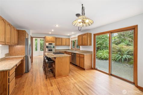 18605 SE 174th Way Renton WA 98058