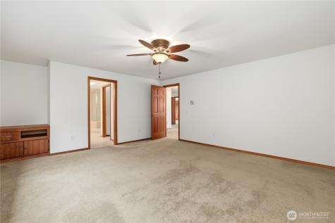18605 SE 174th Way Renton WA 98058