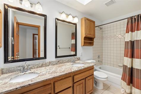 18605 SE 174th Way Renton WA 98058