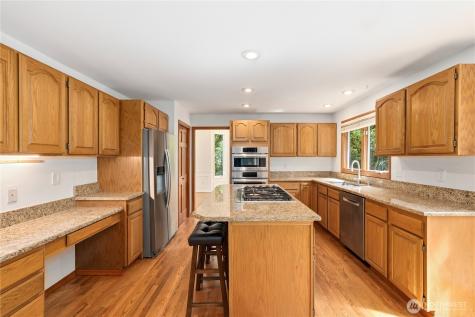 18605 SE 174th Way Renton WA 98058