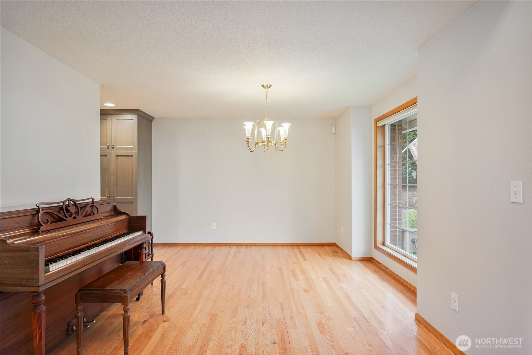 239 W St. James Longview WA 98632