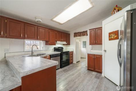 12 Moonlight Drive Oroville WA 98844