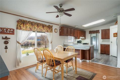 12 Moonlight Drive Oroville WA 98844