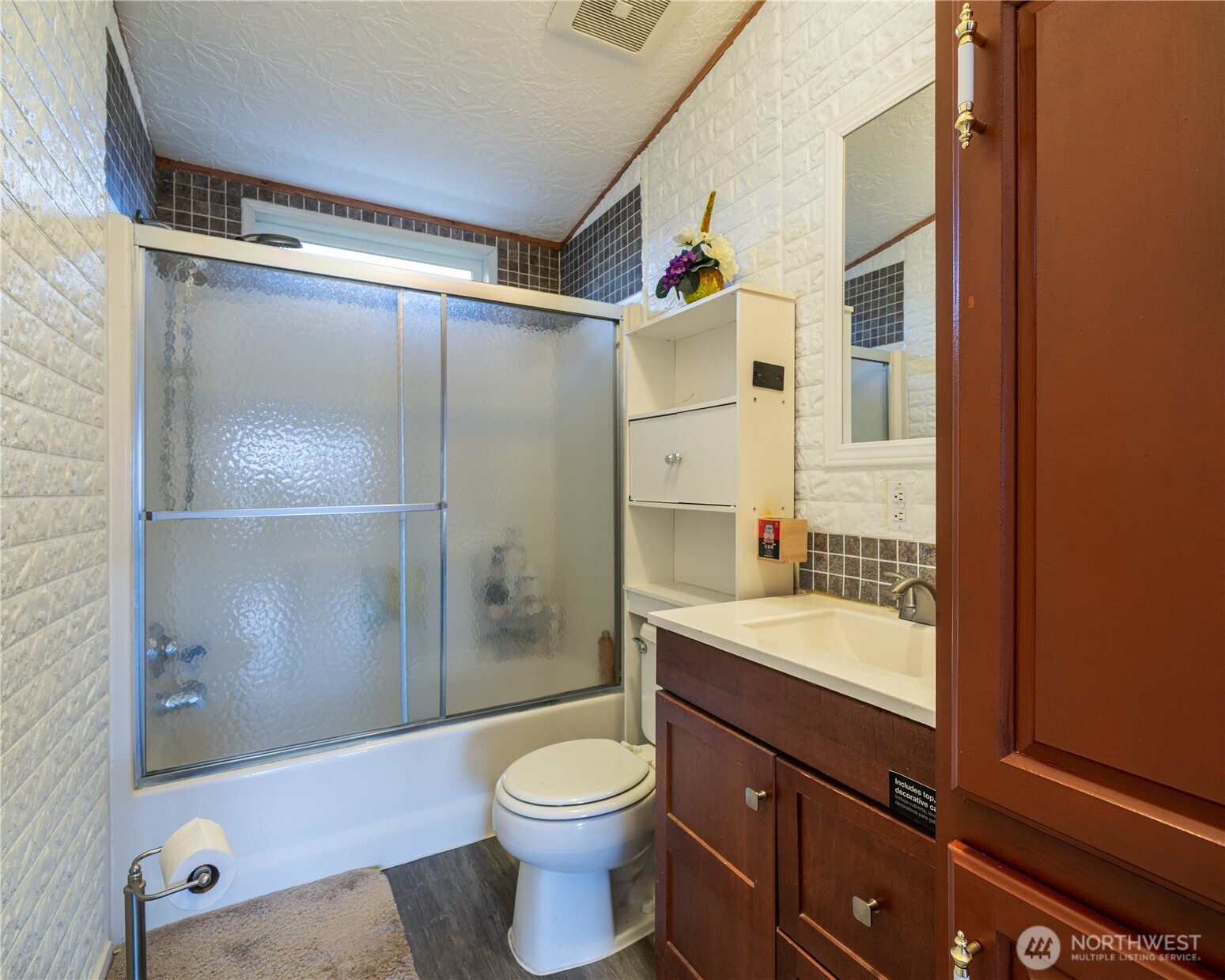 12 Moonlight Drive Oroville WA 98844