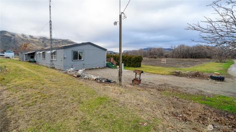 12 Moonlight Drive Oroville WA 98844