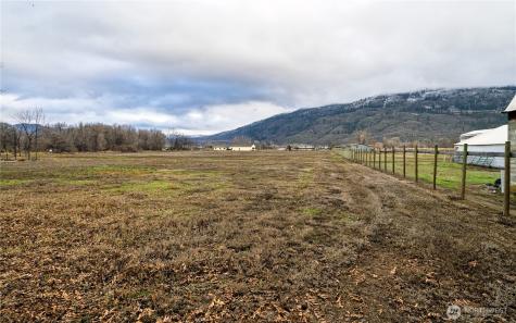 12 Moonlight Drive Oroville WA 98844