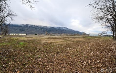 12 Moonlight Drive Oroville WA 98844