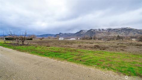 12 Moonlight Drive Oroville WA 98844