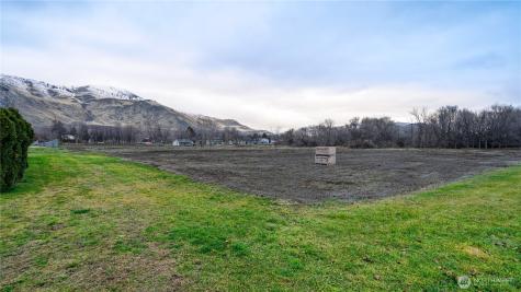 12 Moonlight Drive Oroville WA 98844