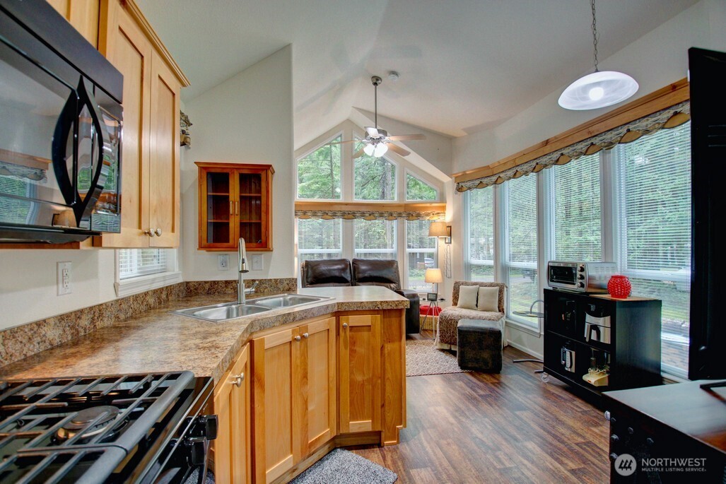 33 Wilderness Way Deming WA 98244