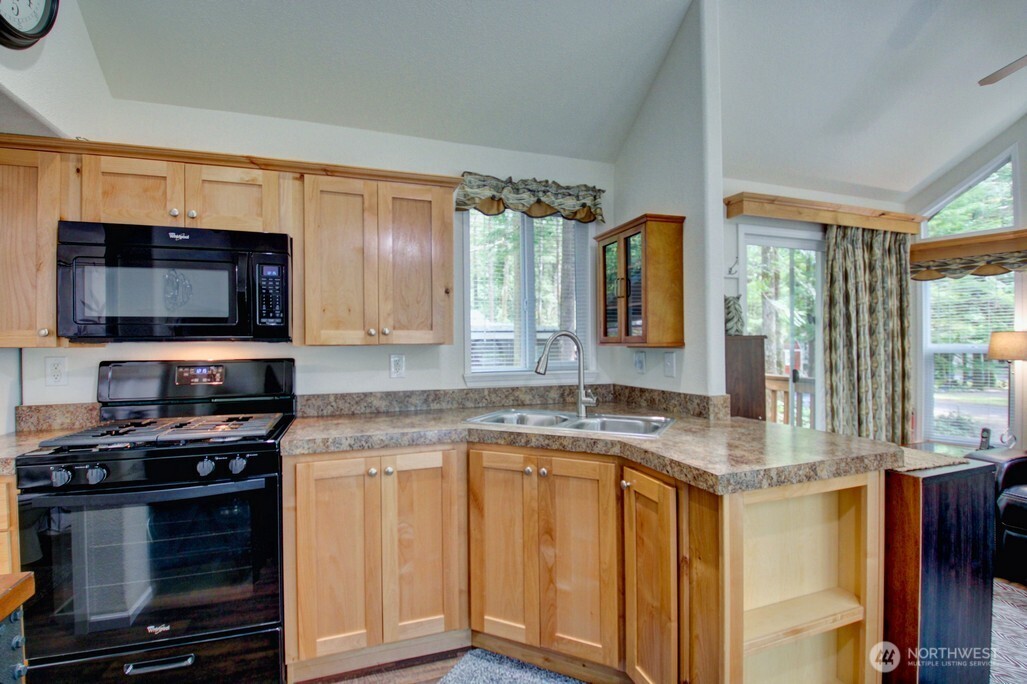 33 Wilderness Way Deming WA 98244