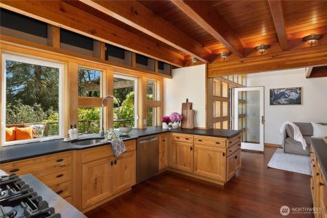 6420 NE Tara Lane Bainbridge Island WA 98110