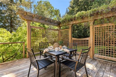 6420 NE Tara Lane Bainbridge Island WA 98110