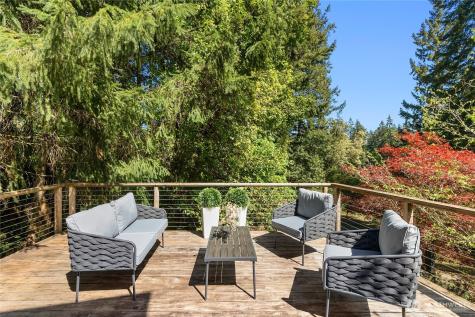 6420 NE Tara Lane Bainbridge Island WA 98110