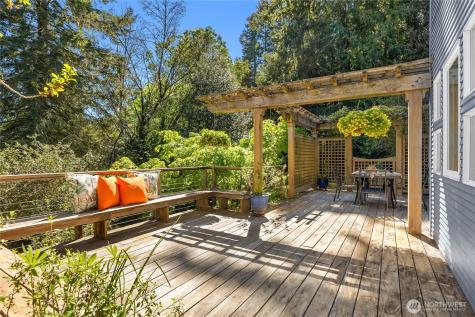 6420 NE Tara Lane Bainbridge Island WA 98110