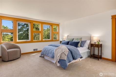 6420 NE Tara Lane Bainbridge Island WA 98110