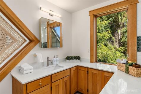 6420 NE Tara Lane Bainbridge Island WA 98110