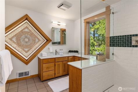 6420 NE Tara Lane Bainbridge Island WA 98110