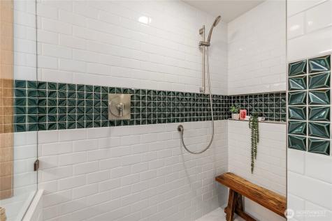 6420 NE Tara Lane Bainbridge Island WA 98110