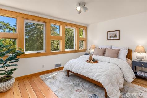 6420 NE Tara Lane Bainbridge Island WA 98110
