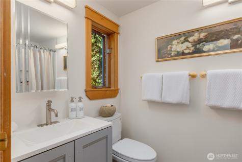 6420 NE Tara Lane Bainbridge Island WA 98110