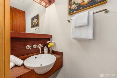 6420 NE Tara Lane Bainbridge Island WA 98110