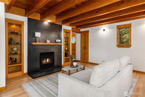 6420 NE Tara Lane Bainbridge Island WA 98110