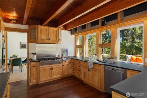 6420 NE Tara Lane Bainbridge Island WA 98110