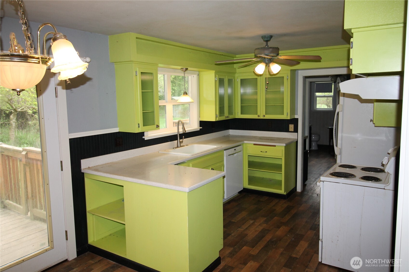 496 Ph 10 Castle Rock WA 98611