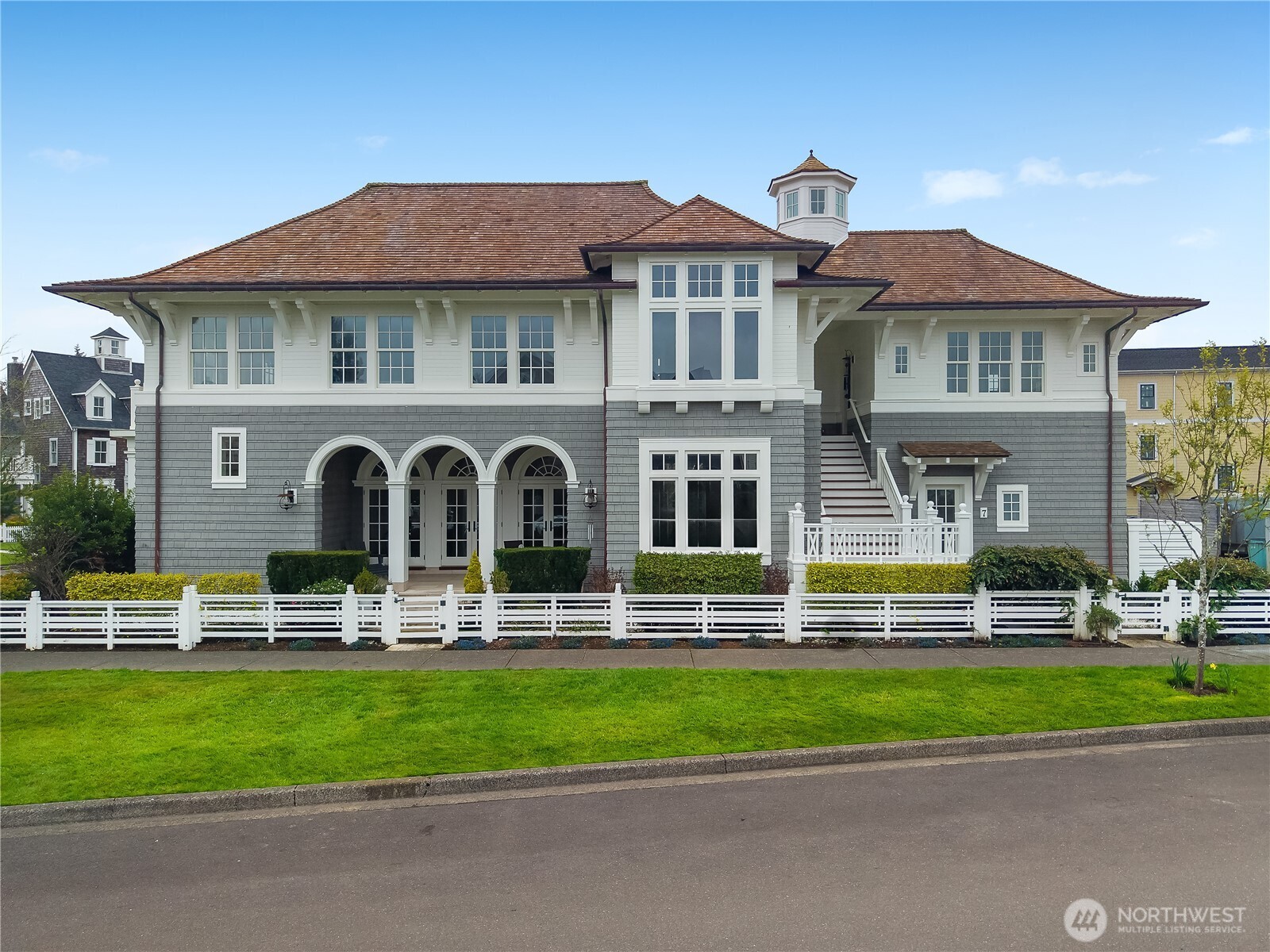 7 E Myrtle Lane Pacific Beach WA 98571