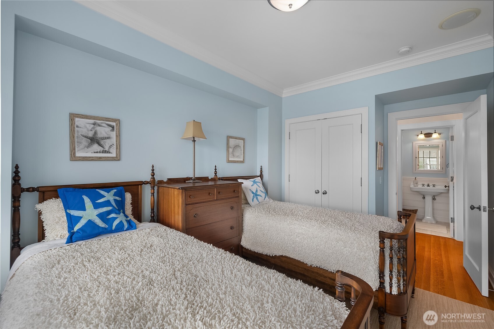 7 E Myrtle Lane Pacific Beach WA 98571