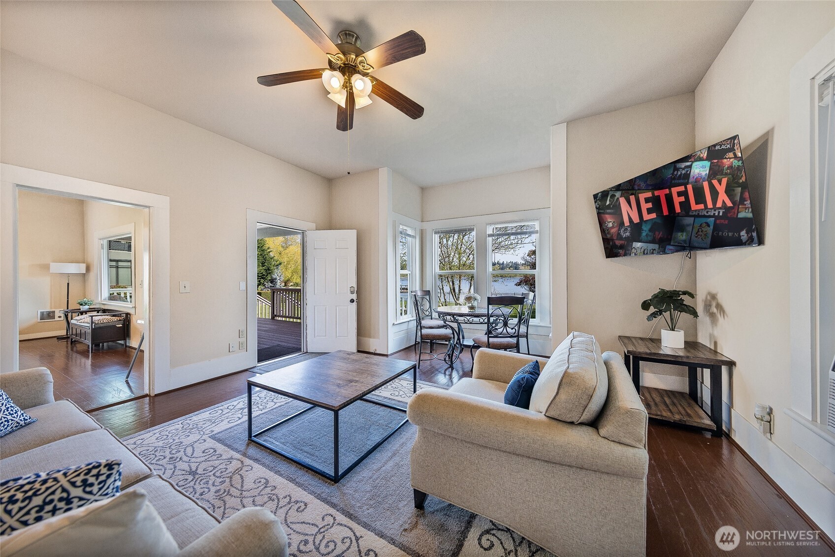 9049 NE Juanita Drive Kirkland WA 98034