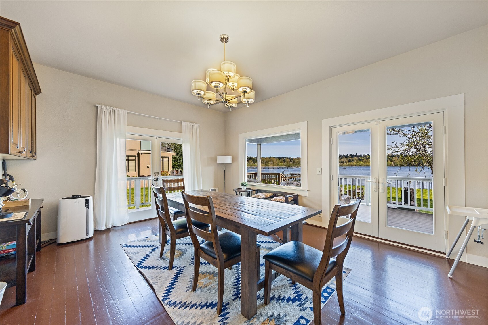 9049 NE Juanita Drive Kirkland WA 98034