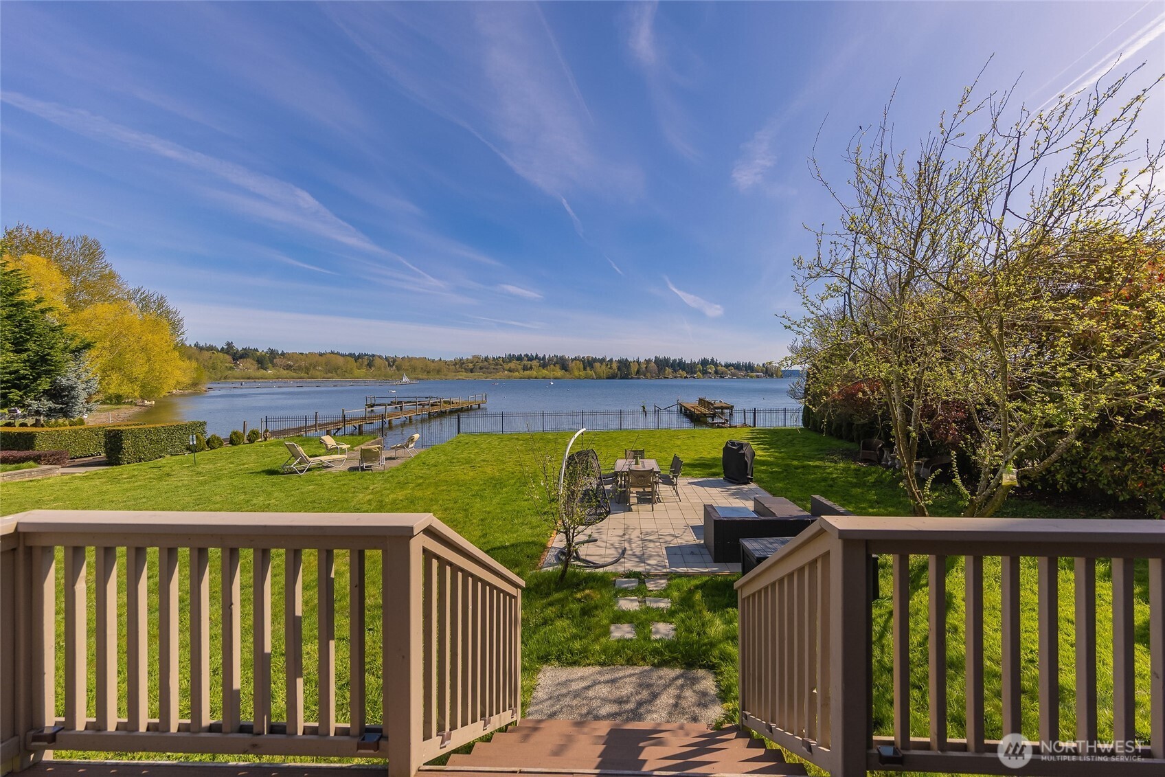 9049 NE Juanita Drive Kirkland WA 98034